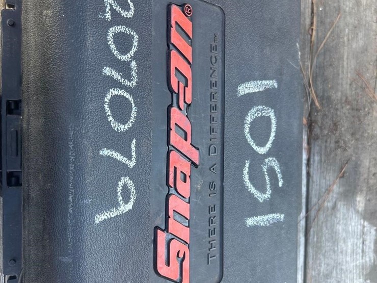 snap-on-3/8"-battery-charger,-impact-gun-w/-charge-image-1