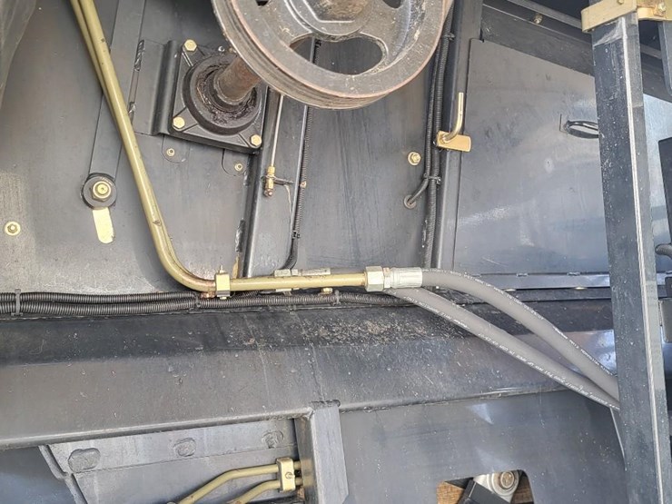 new-holland-cr9040-image-78