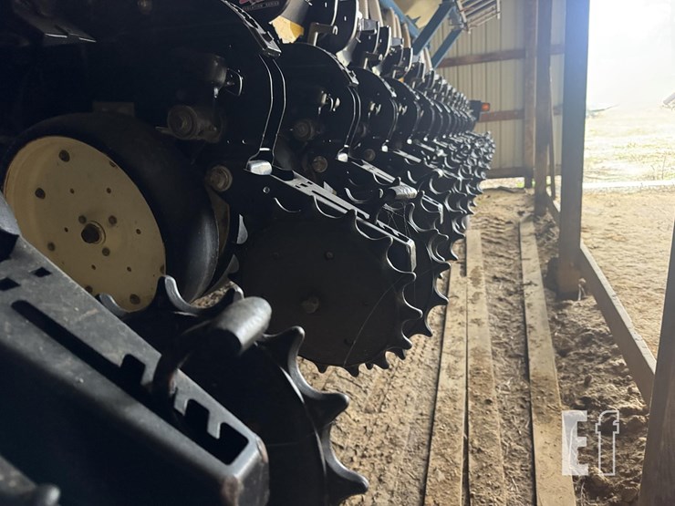 2009-kinze-3700sds-image-28
