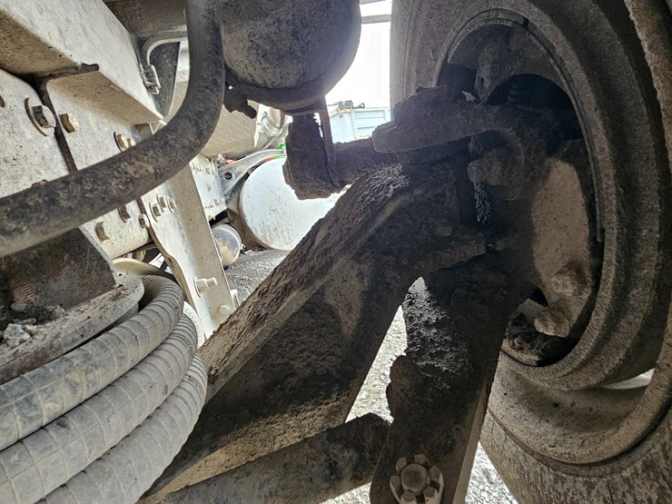 freightliner-columbia-120-image-122