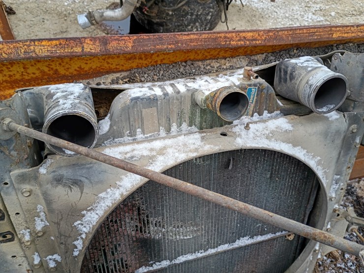 international-4900-image-5