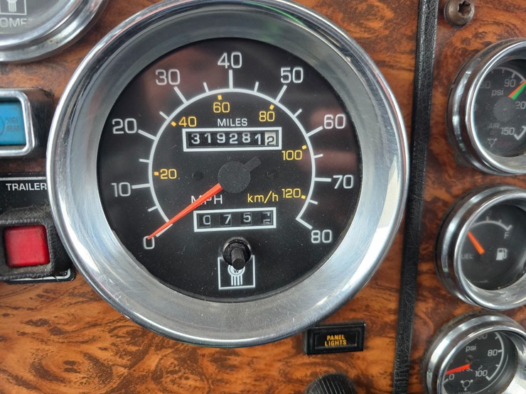 1999-kenworth-w900l-image-85