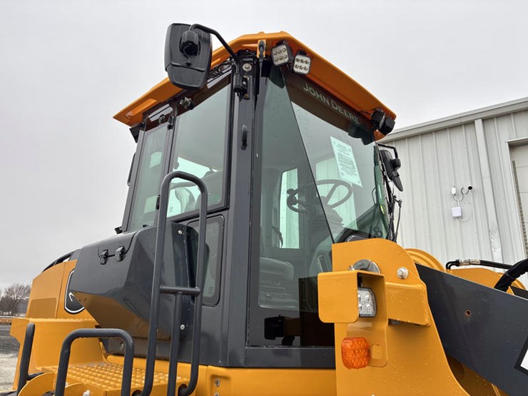 john-deere-624-image-26