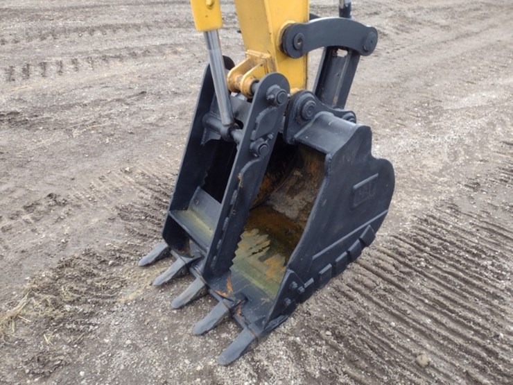 caterpillar-307.5-image-19