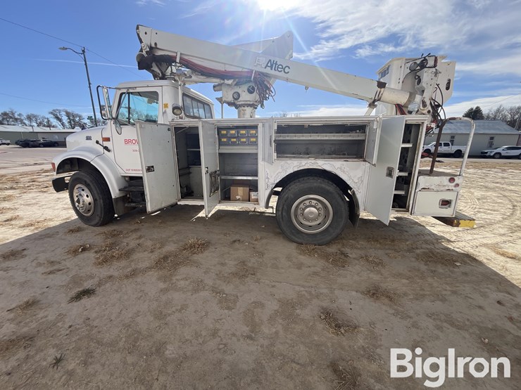 2001-international-4700-image-15