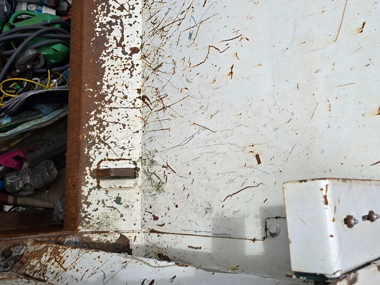 2003-peterbilt-320-image-100