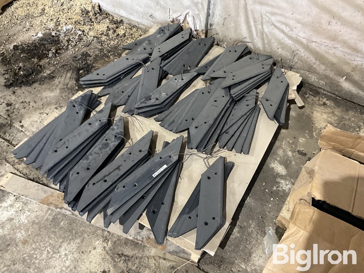 nichols-h151617-hiniker-cultivator-blades-image-2