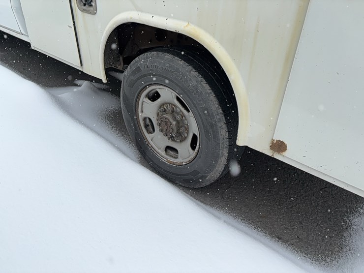 2017-chevrolet-2500hd-image-9