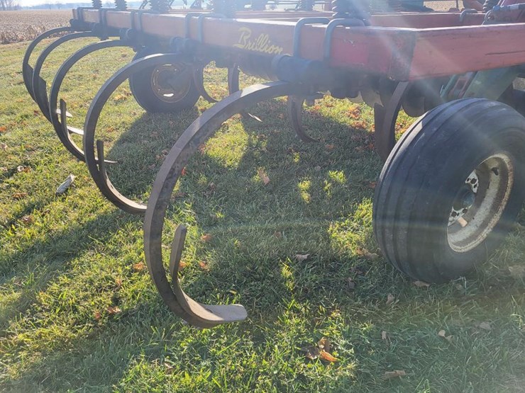 brillion-9-shank-soil-saver-image-19