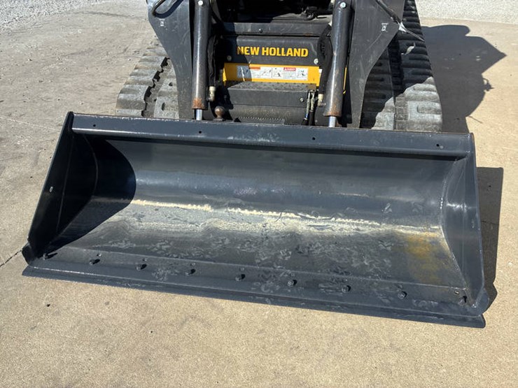 new-holland-c334-image-11