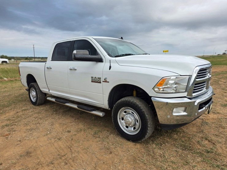 2017-dodge-2500-image-3