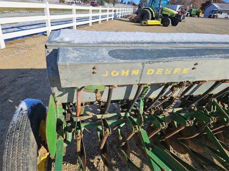 john-deere-10-image-12