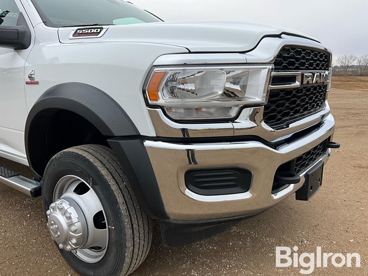 2024-ram-5500-heavy-duty-4x4-service-truck-w/tiger-crane-image-18