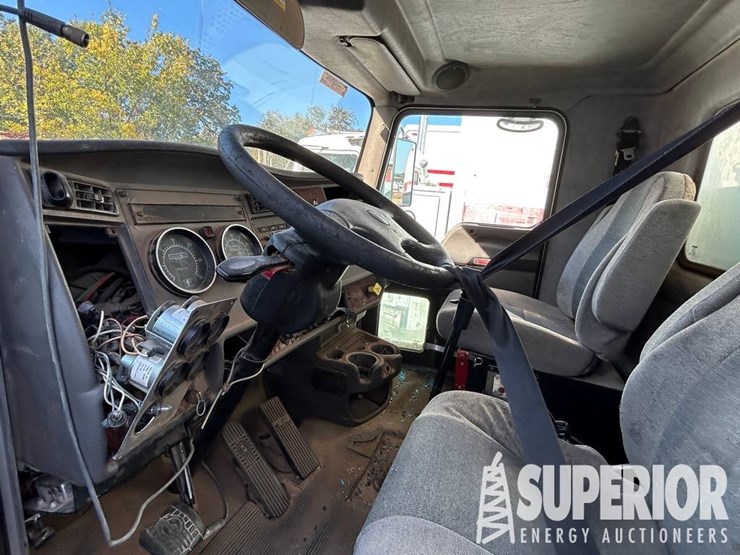 kenworth-t300-image-4