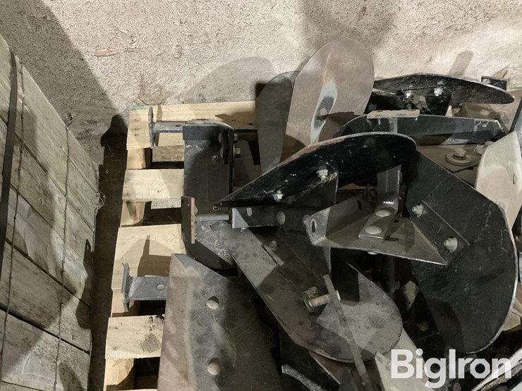 hiniker-cultivator-hiller/ridge-attachment-image-9