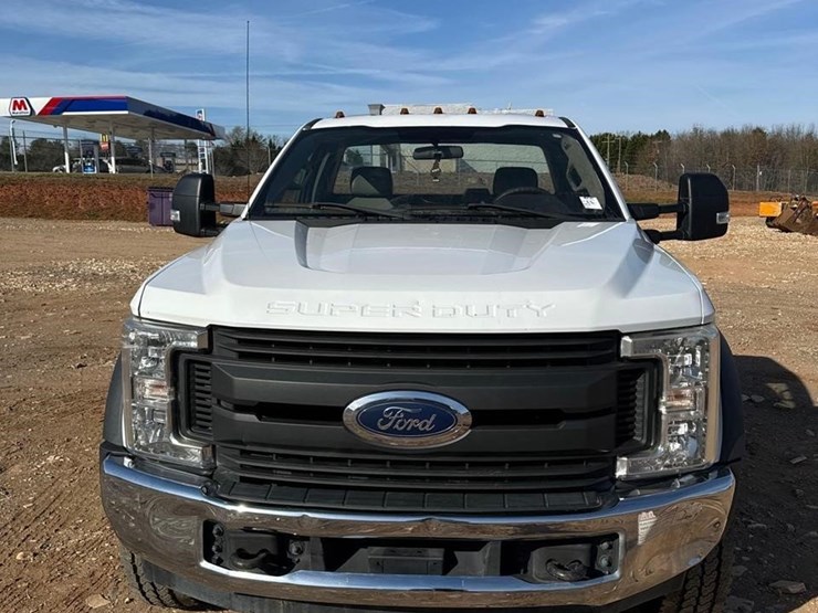 ford-f550-xl-image-8