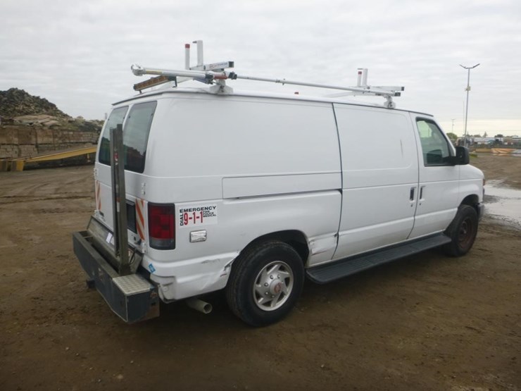 2012-ford-e150-image-3