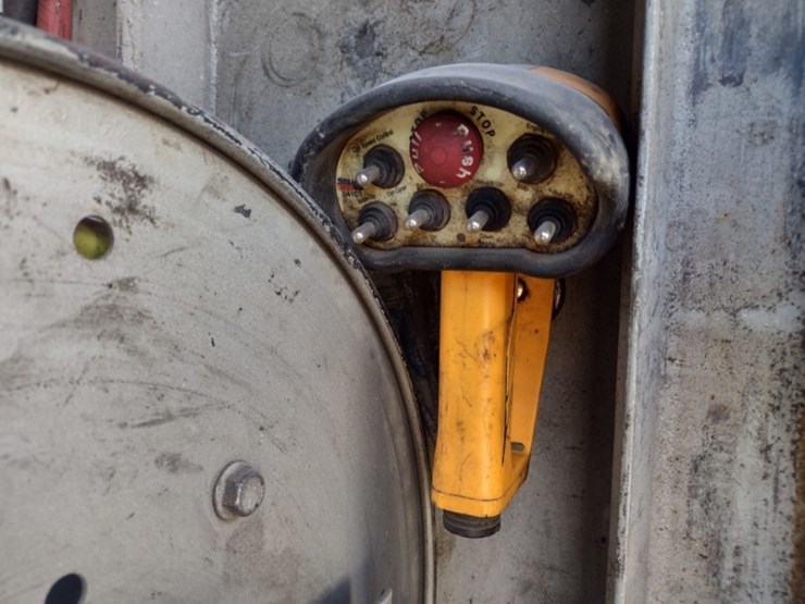 peterbilt-335-image-37