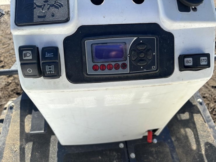 2022-bobcat-e10e-hydraulic-excavator-image-33