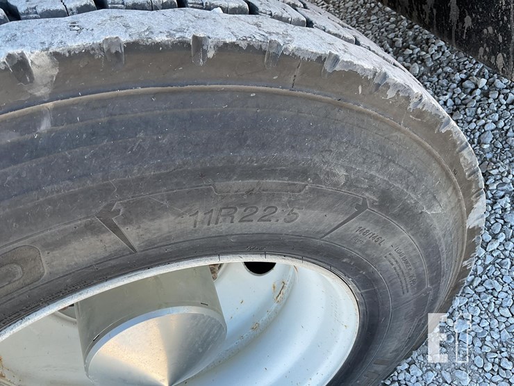 peterbilt-337-image-22