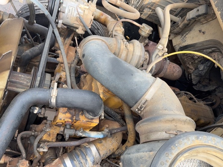 caterpillar-10-image-25