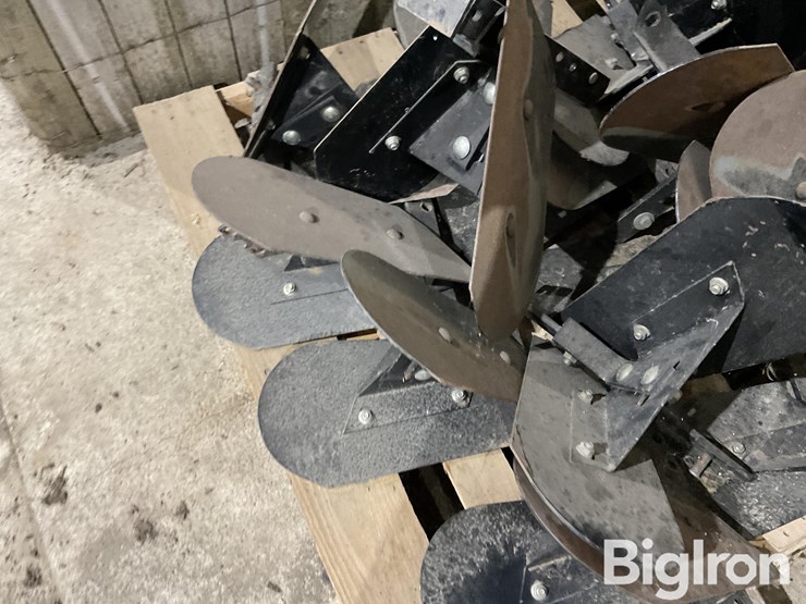 hiniker-cultivator-hiller/ridge-attachment-image-7