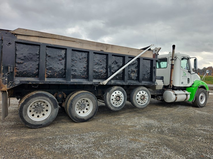 freightliner-columbia-120-image-21