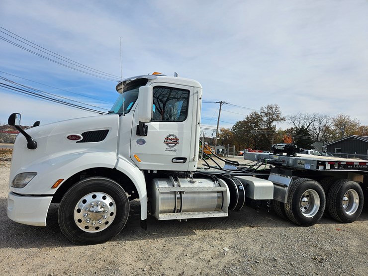 peterbilt-579-image-4