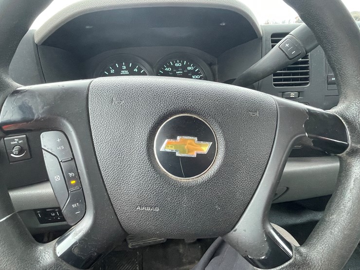 2013-chevrolet-1500-image-49