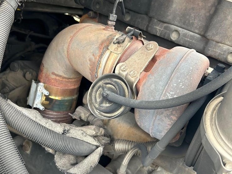 peterbilt-384-image-59