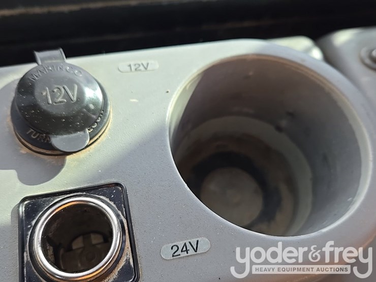 2018-komatsu-d61pxi-24-image-122