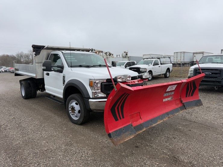 2022-ford-f550-image-2