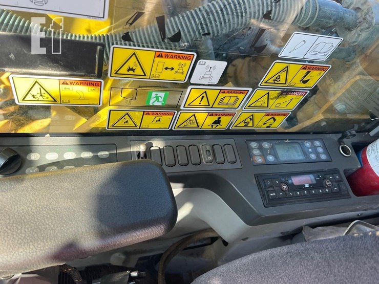 caterpillar-326fl-image-37