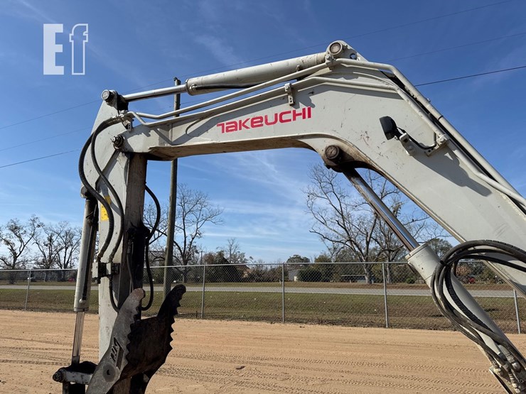 2020-takeuchi-tb260-image-21