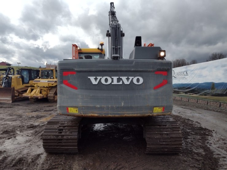 volvo-ec220e-lr-image-57