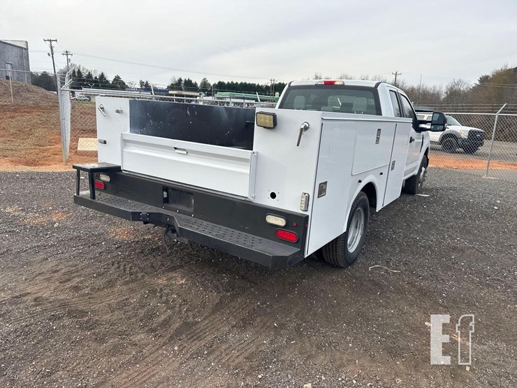 2017-ford-f350-xl-image-5