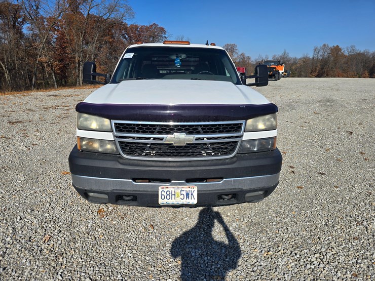 chevrolet-silverado-3500-image-43