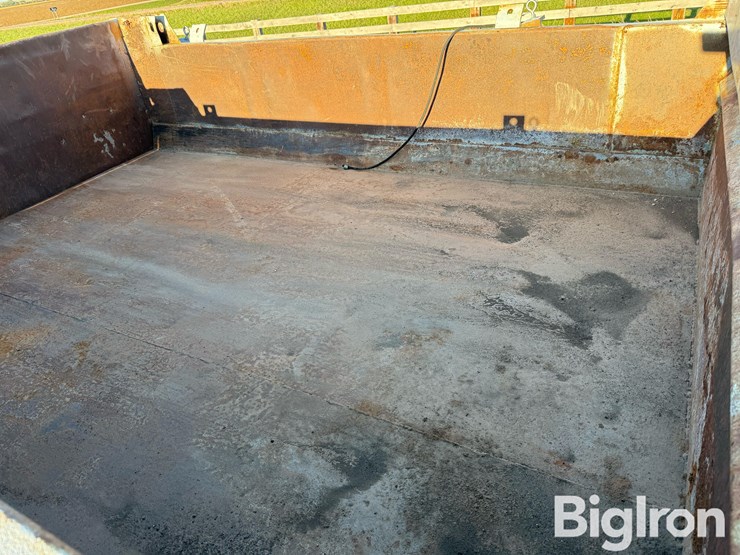 international-4700-image-18