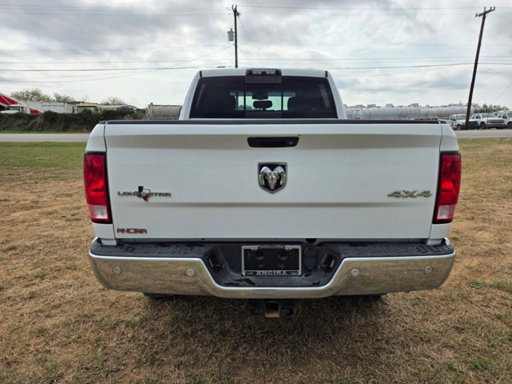 2017-dodge-2500-image-6