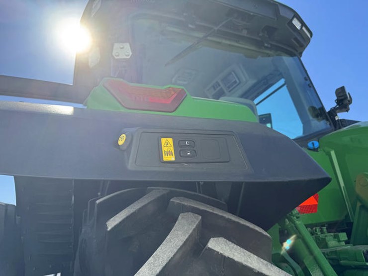 john-deere-8r-370-image-25