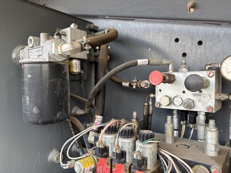 2012-skyjack-sj45t-image-35