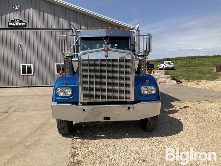 kenworth-w900-image-2