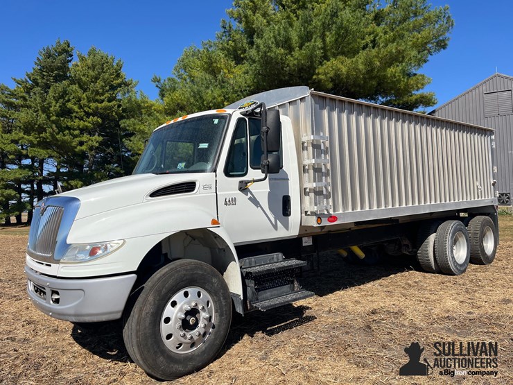 international-durastar-4400-image-1