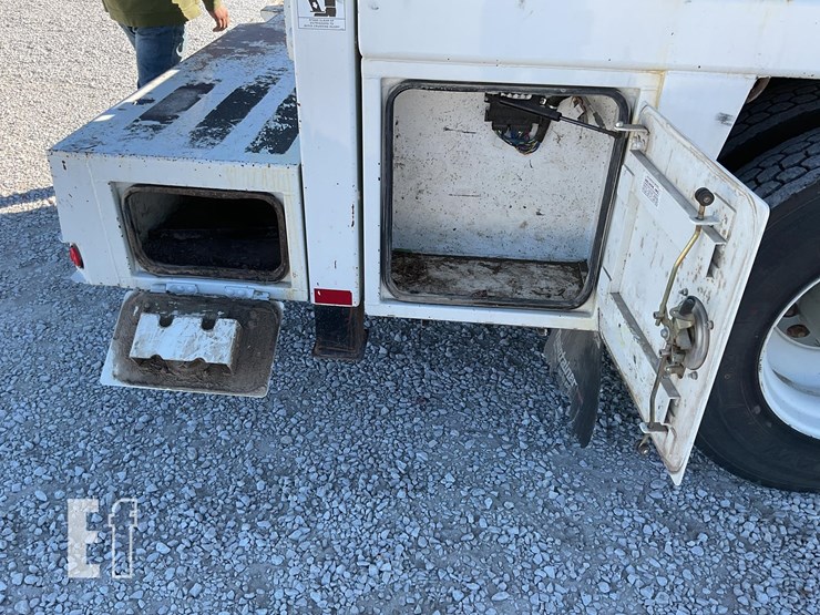 peterbilt-337-image-29