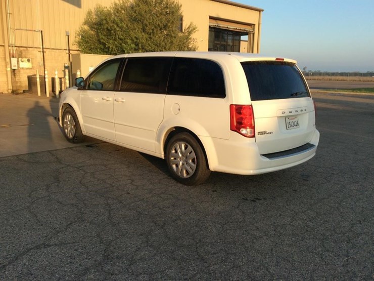 2017-dodge-grand-caravan-image-4