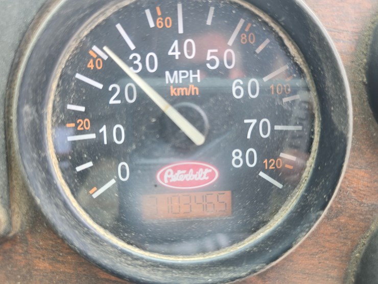 2003-peterbilt-320-image-61