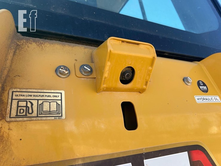 2022-caterpillar-d3-lgp-image-25