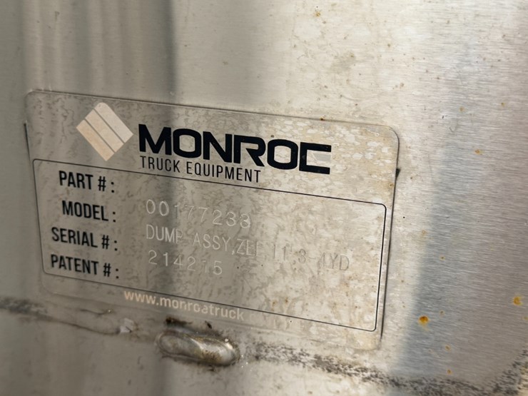 2022-ford-f550-image-23