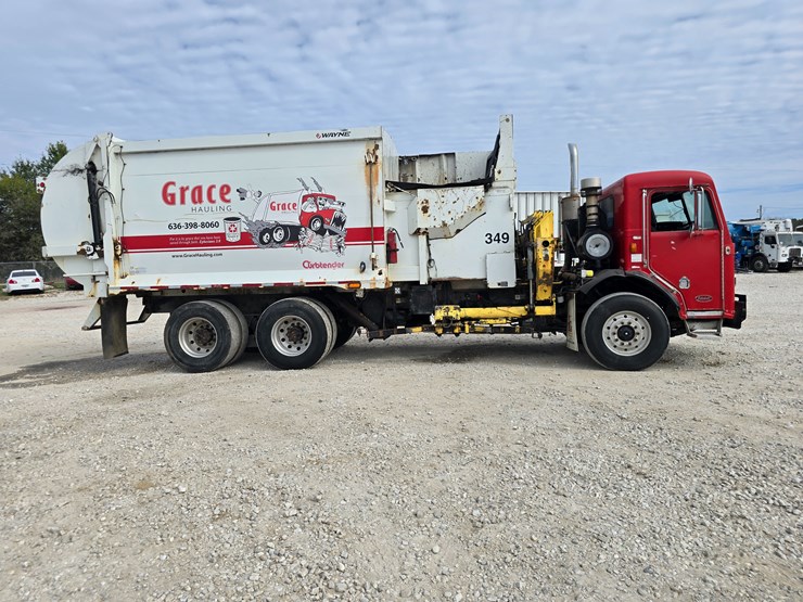 2003-peterbilt-320-image-36