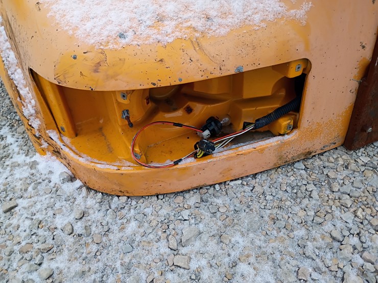 international-4900-image-5